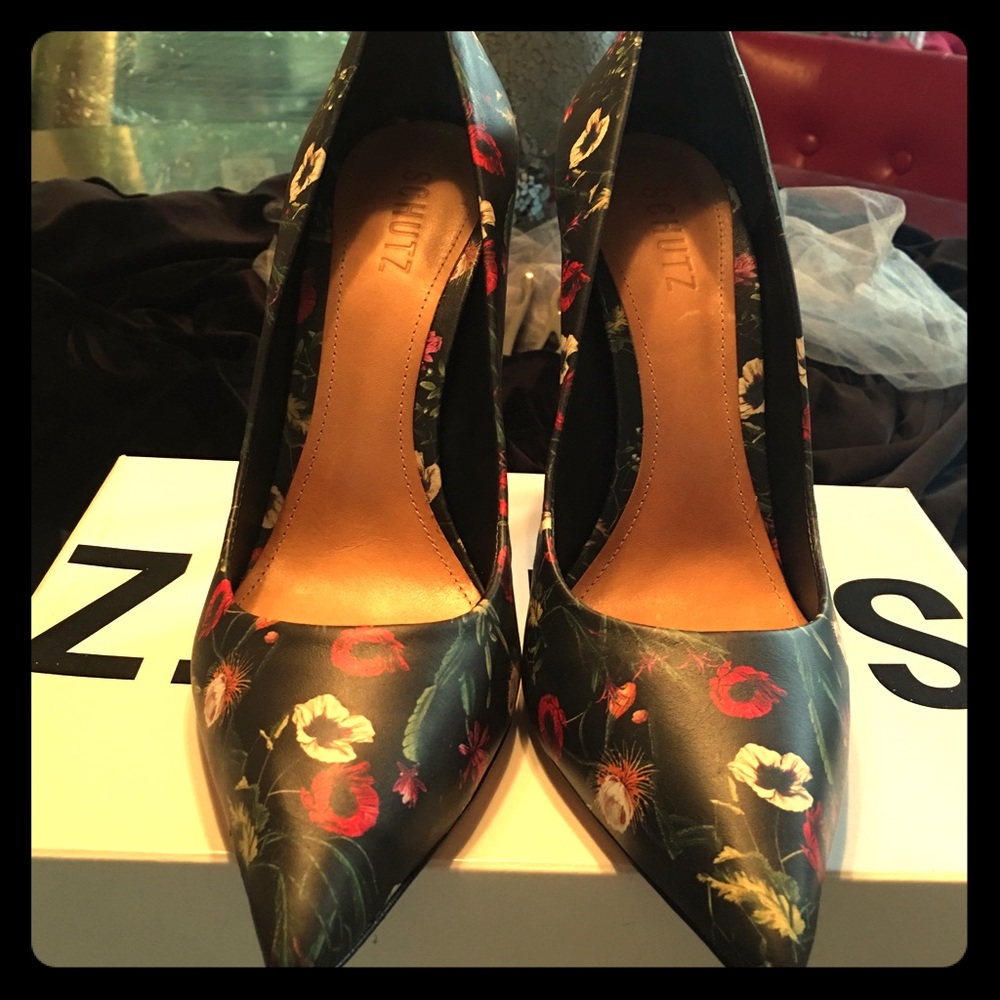 Schutz Flower Printed Leather Heel ( Size 41)